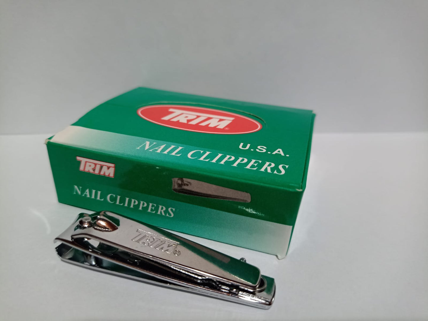 CORTA UÑAS MEDIANO X 12 UNDS TRIM 608 REF: 1147